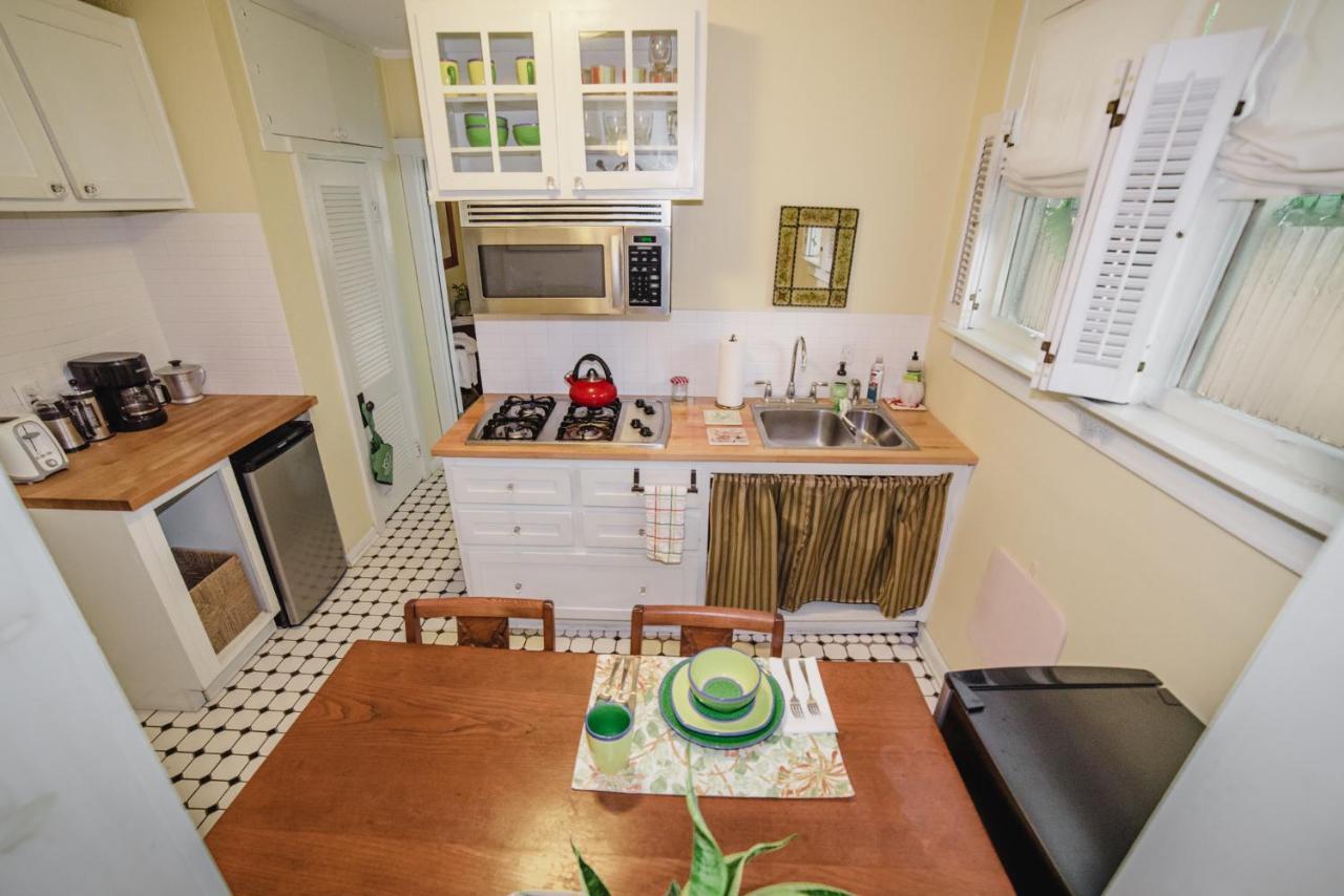 Charming 1923 Cottage At Erehwon Retreat Tampa Exterior photo