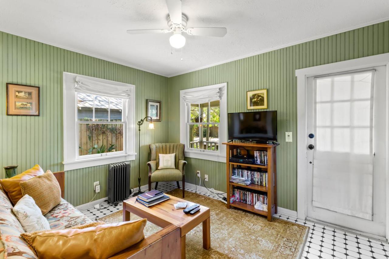 Charming 1923 Cottage At Erehwon Retreat Tampa Exterior photo