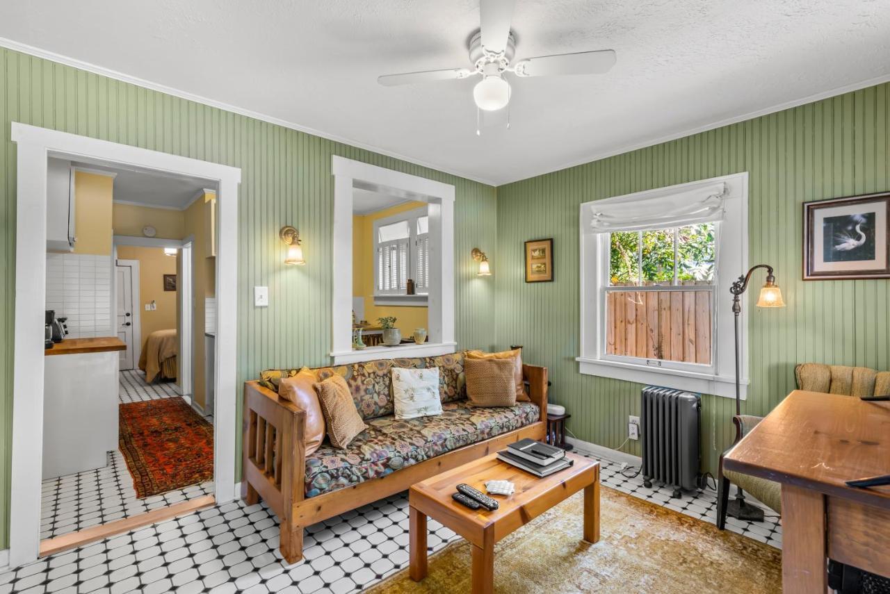Charming 1923 Cottage At Erehwon Retreat Tampa Exterior photo