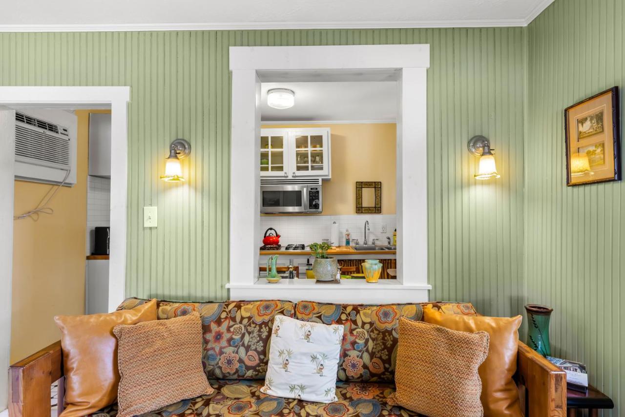 Charming 1923 Cottage At Erehwon Retreat Tampa Exterior photo