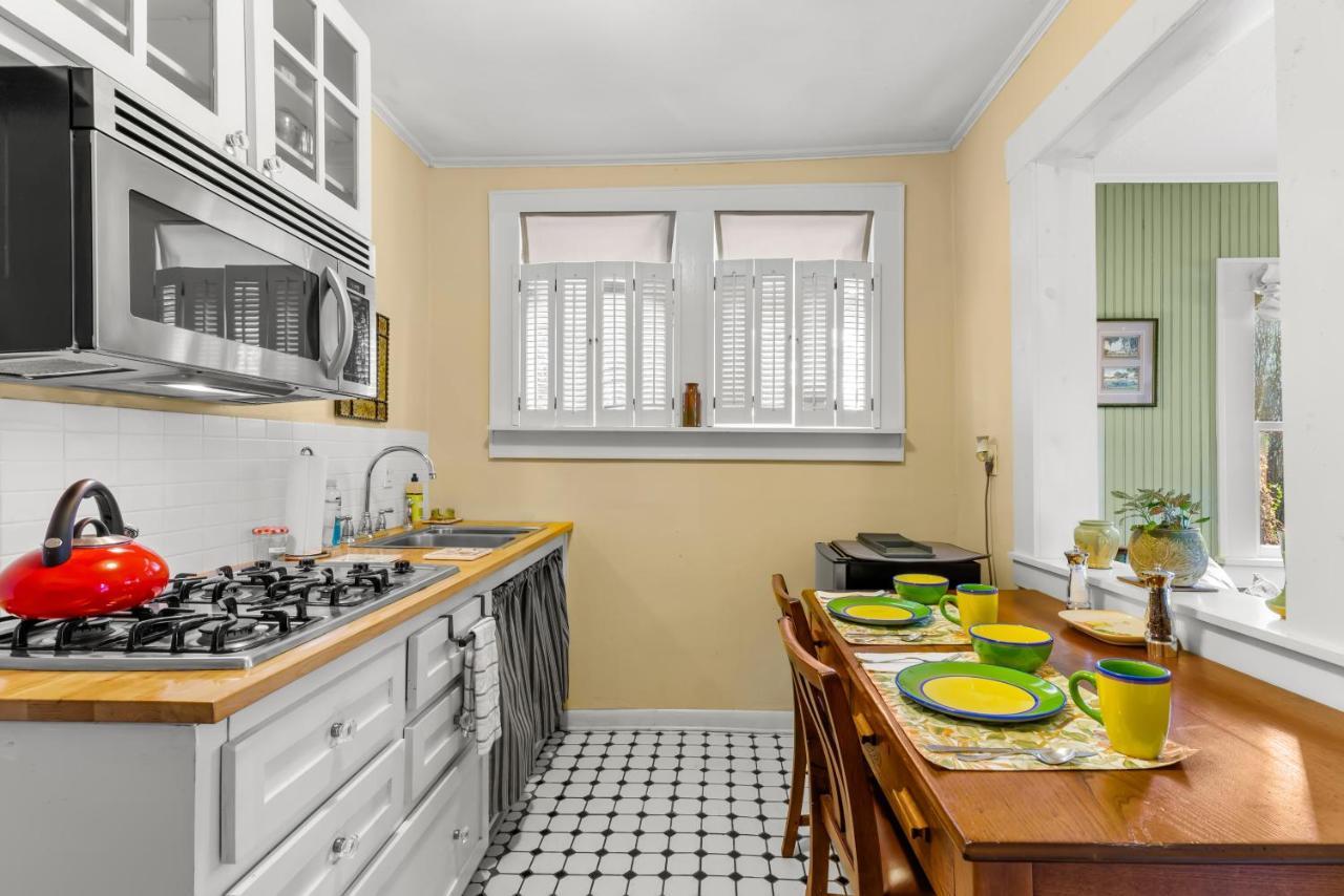 Charming 1923 Cottage At Erehwon Retreat Tampa Exterior photo
