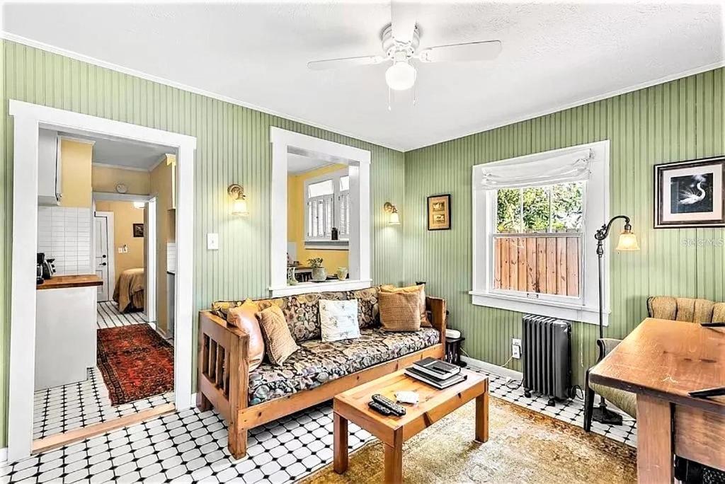 Charming 1923 Cottage At Erehwon Retreat Tampa Exterior photo
